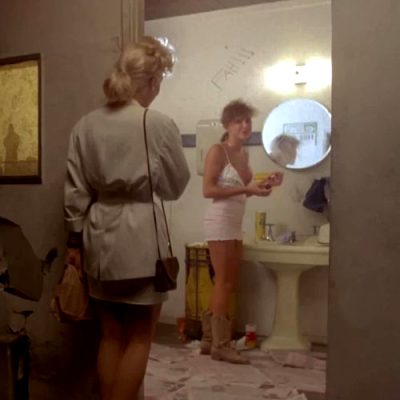 Kristy McNichol Tight Plot In “Two Moon Junction”